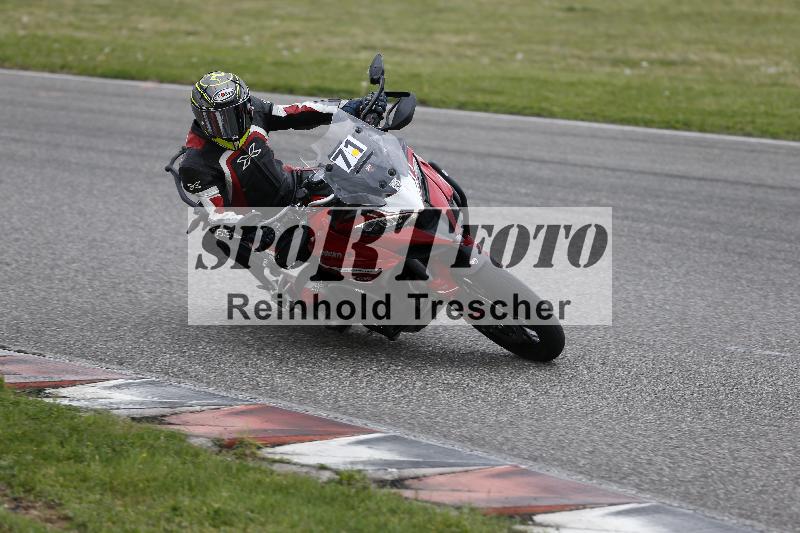 /Archiv-2025/10 23.04.2025 Cornu Master School ADR/rot-rouge/71